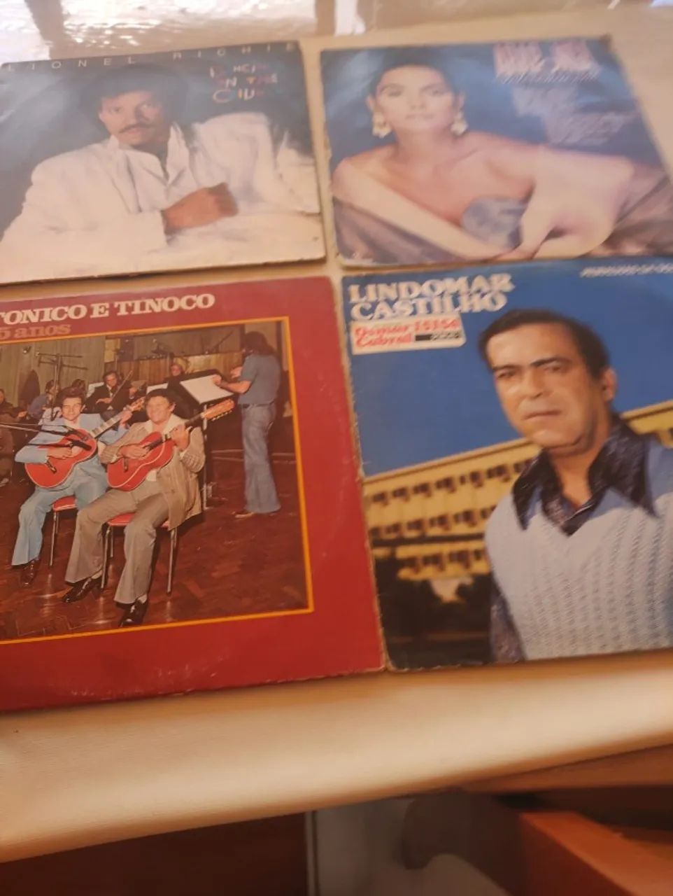 Disco de vinil de Tonico e Tinoco (R$ 20,00), Lindomar Cartilho e