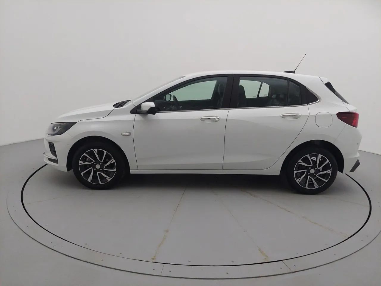 Chevrolet Onix Hatch Premier 1.0 12V TB Flex Aut. 4P, foto 2 de 18
