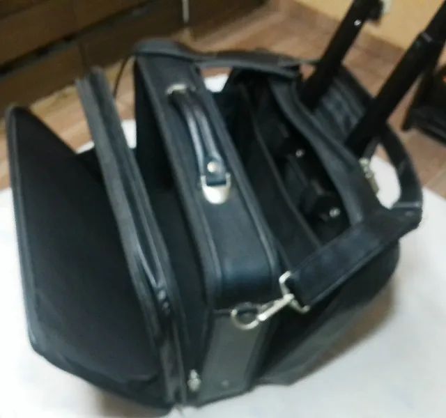 Vendo uma mala de viagem executiva  - Foto 3
