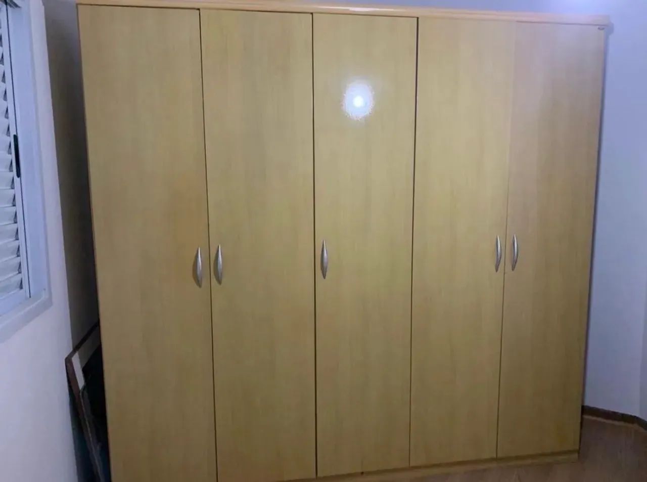 Armário guarda-roupa 5 portas com cabide