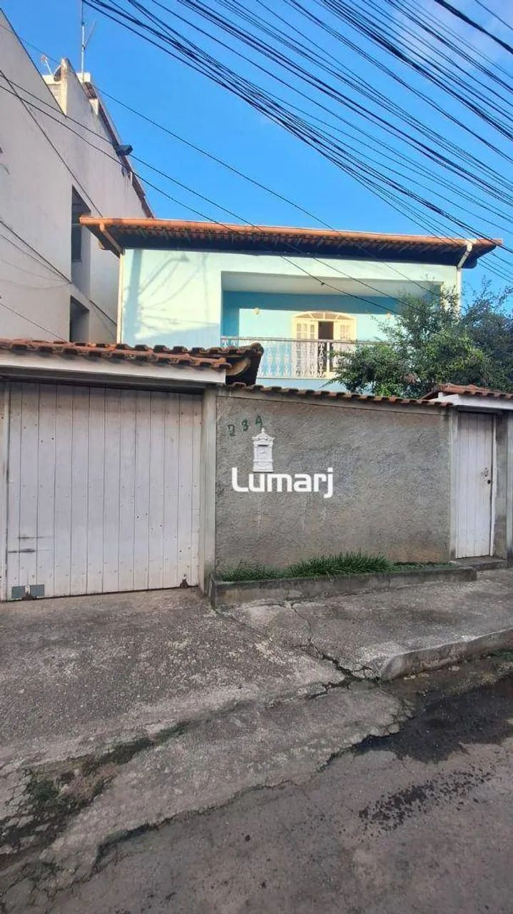 Oportunidade: Ampla Casa com Varanda e Quintal - Foto 2