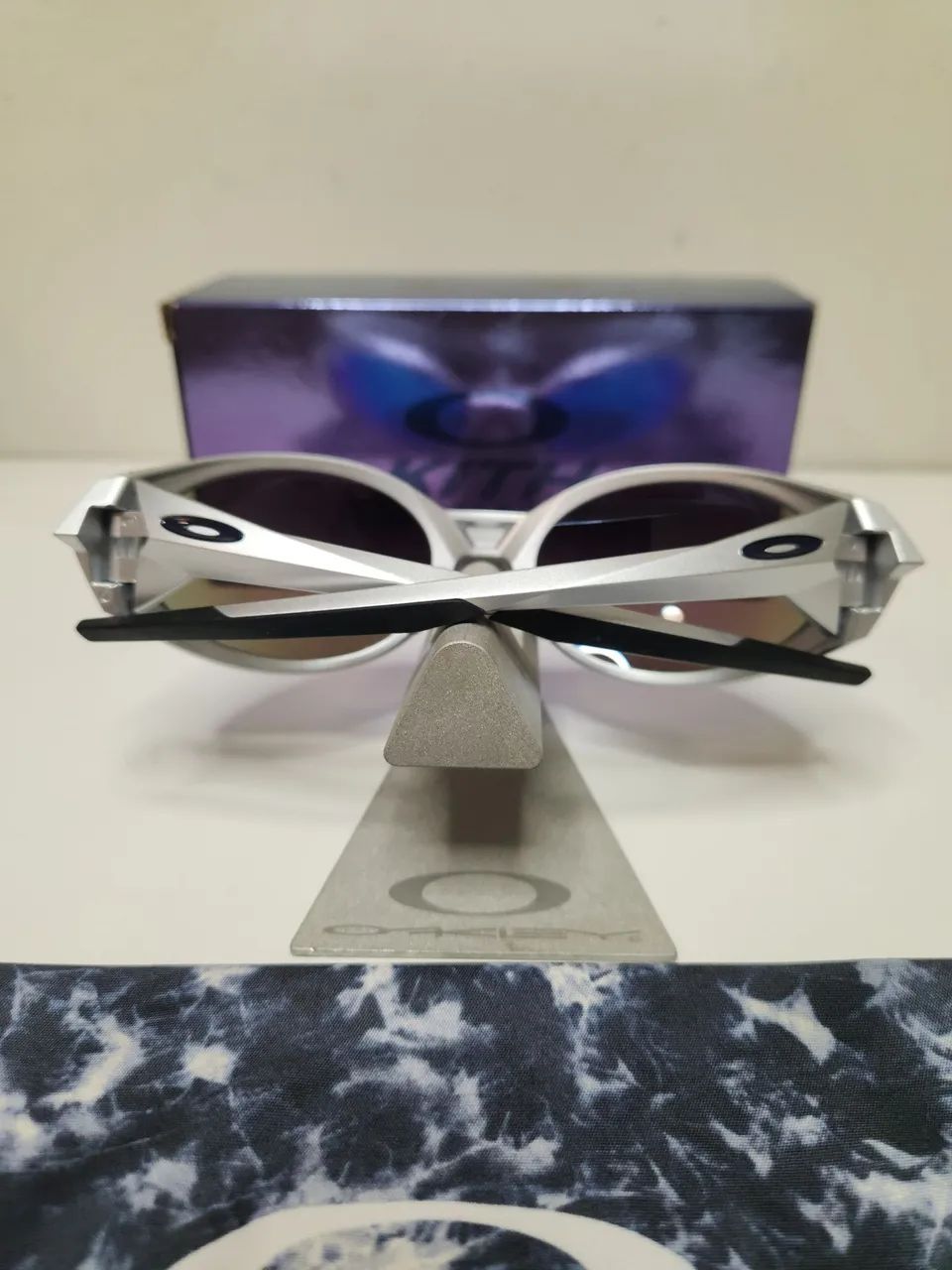 Oakley x Kith Eye Jacket Redux Silver - Acessórios - Mirandópolis
