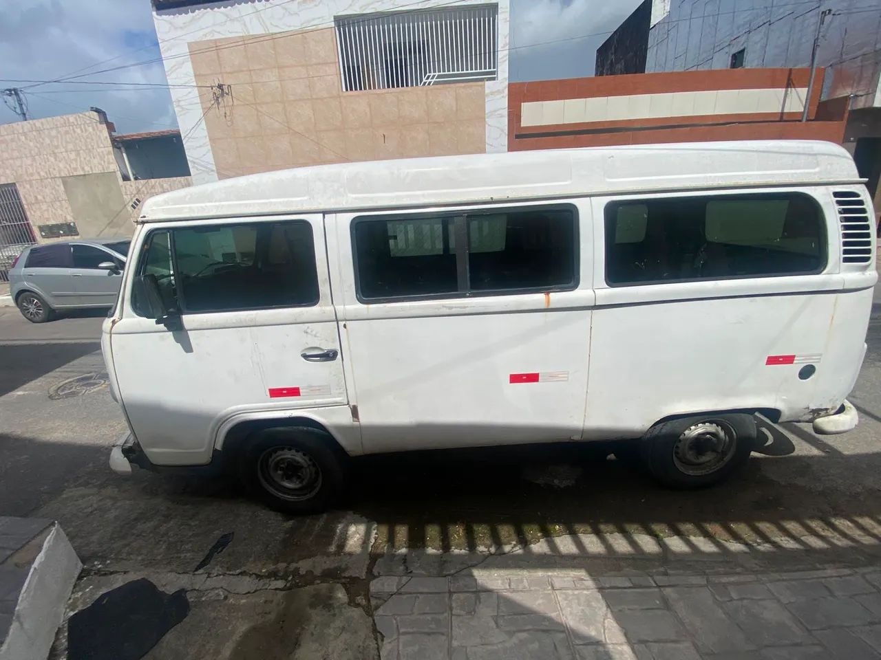 Pega frete com kombi furgao zap *