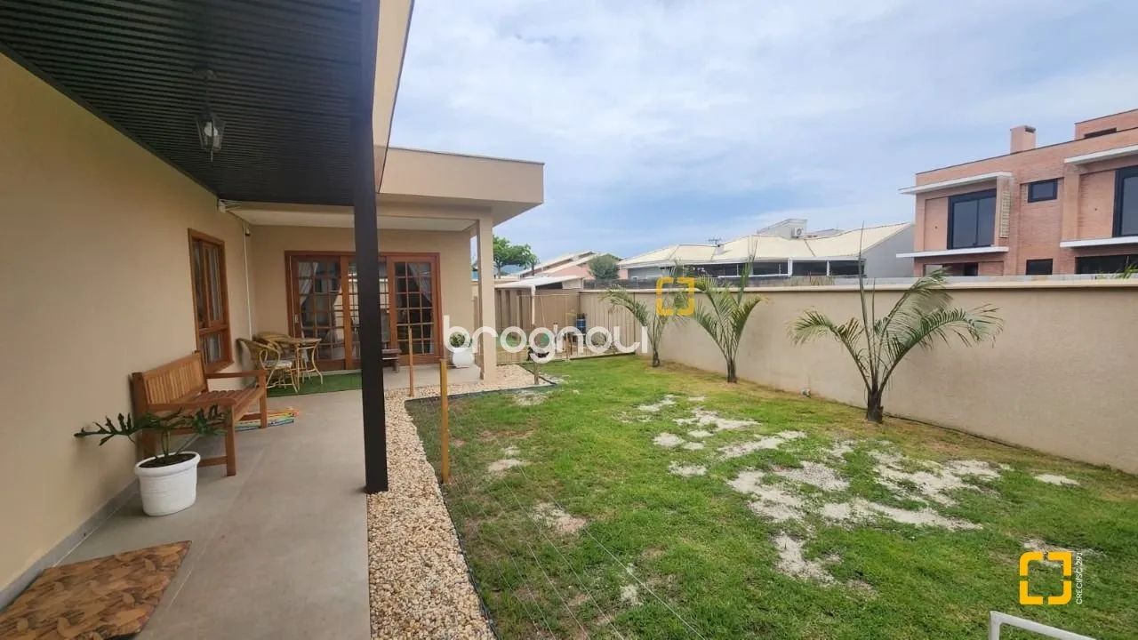 Casa bairro Carianos - 2 suítes - linda e elegante - Foto 4