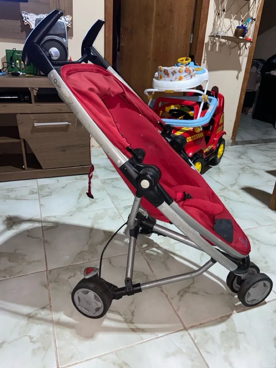 Vendo carrinho Quinny xtra vermelho  - Foto 3