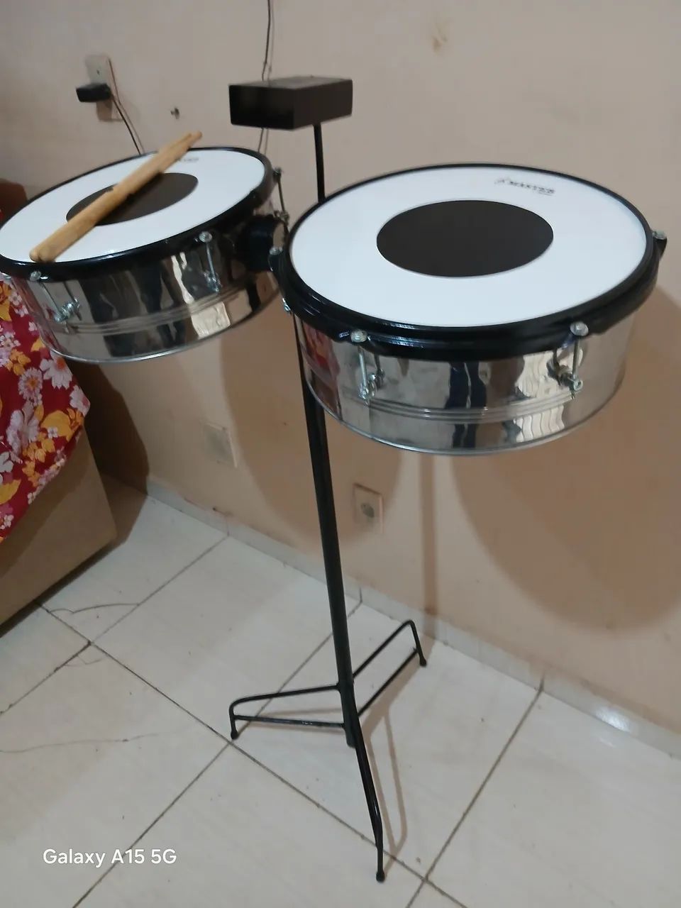 Timball completo com tripé e baquetas  - Foto 2