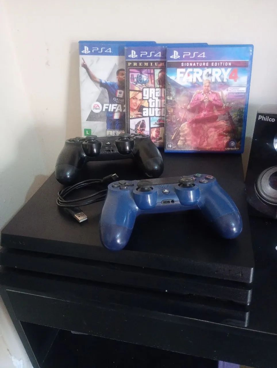 Vendo ps4 pro excelente estado!