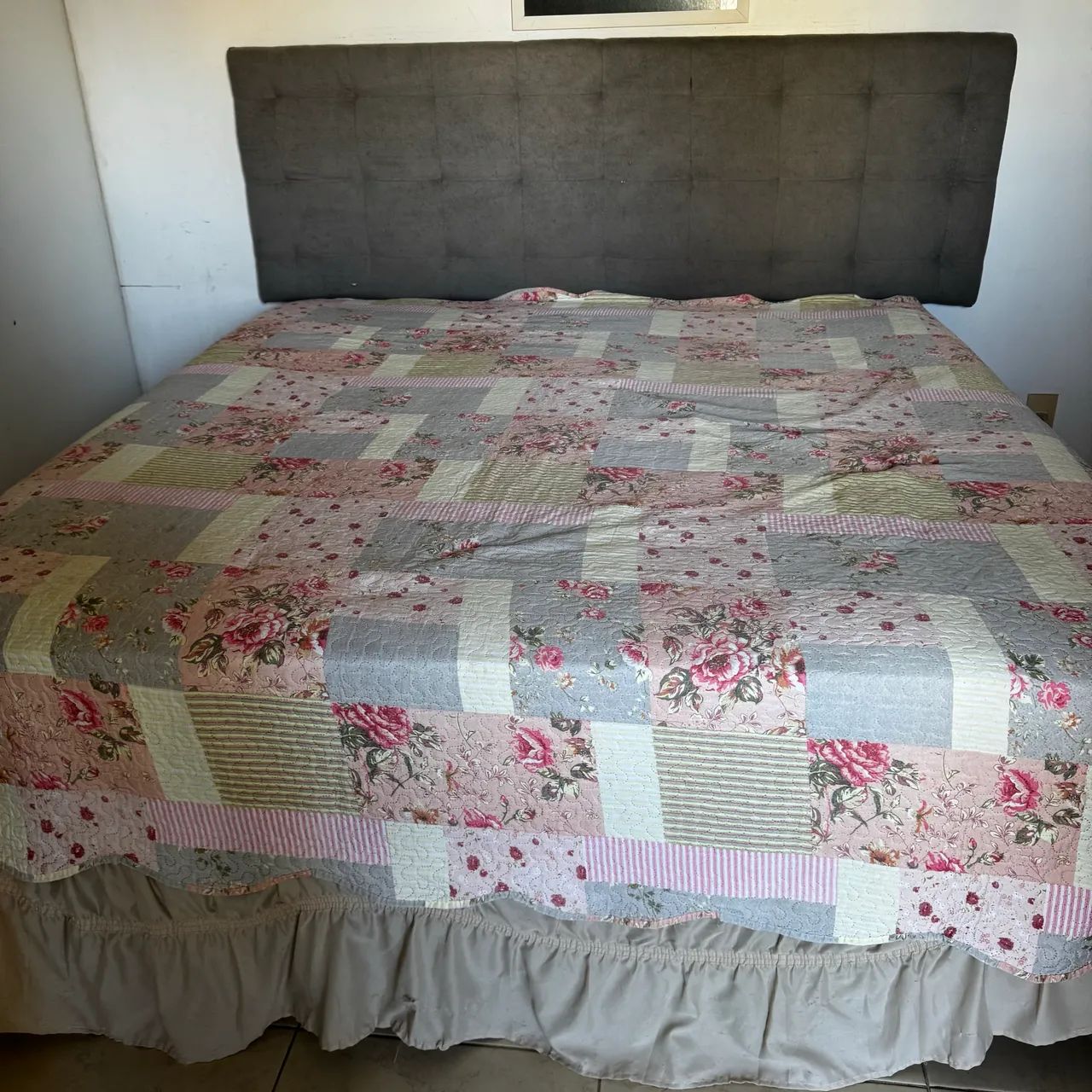 Vende-se Cama Super King  medindo 2x2m.no valor de R$2.000,00.Por motivo de mudança   - Foto 4
