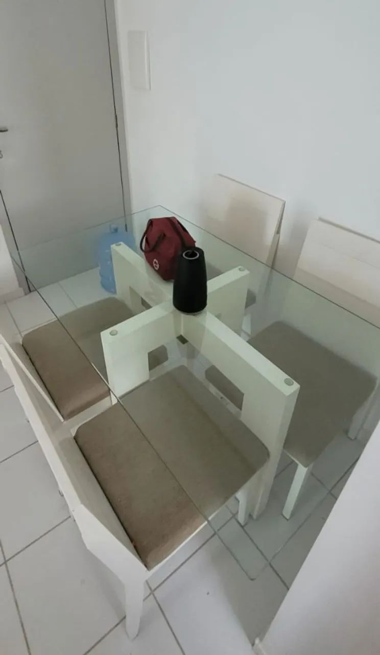 Dining Table + 4 Chairs470981248234956801