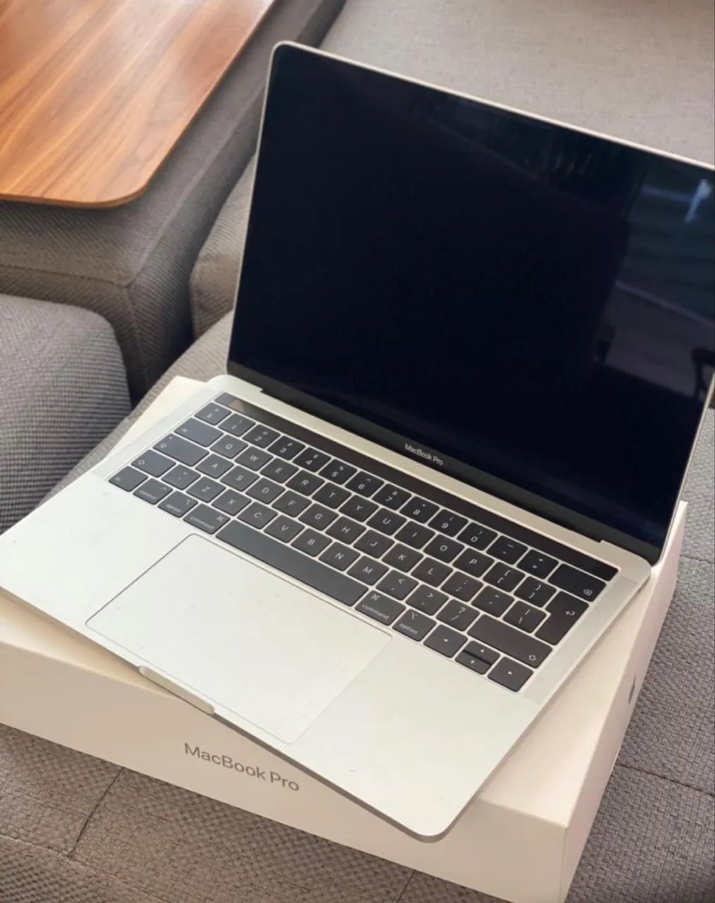 MacBook Pro 13 2019 i5 8GB 256GB Touch Bar - Impecável - Notebooks