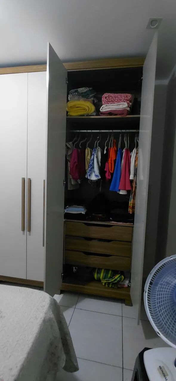 Guarda roupa 6 portas em estado de novo  - Foto 2