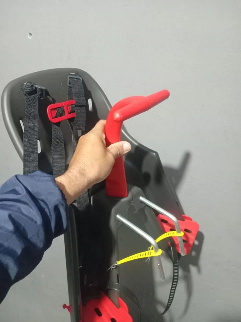 Cadeirinha de bicicleta/nunca usada - Foto 3