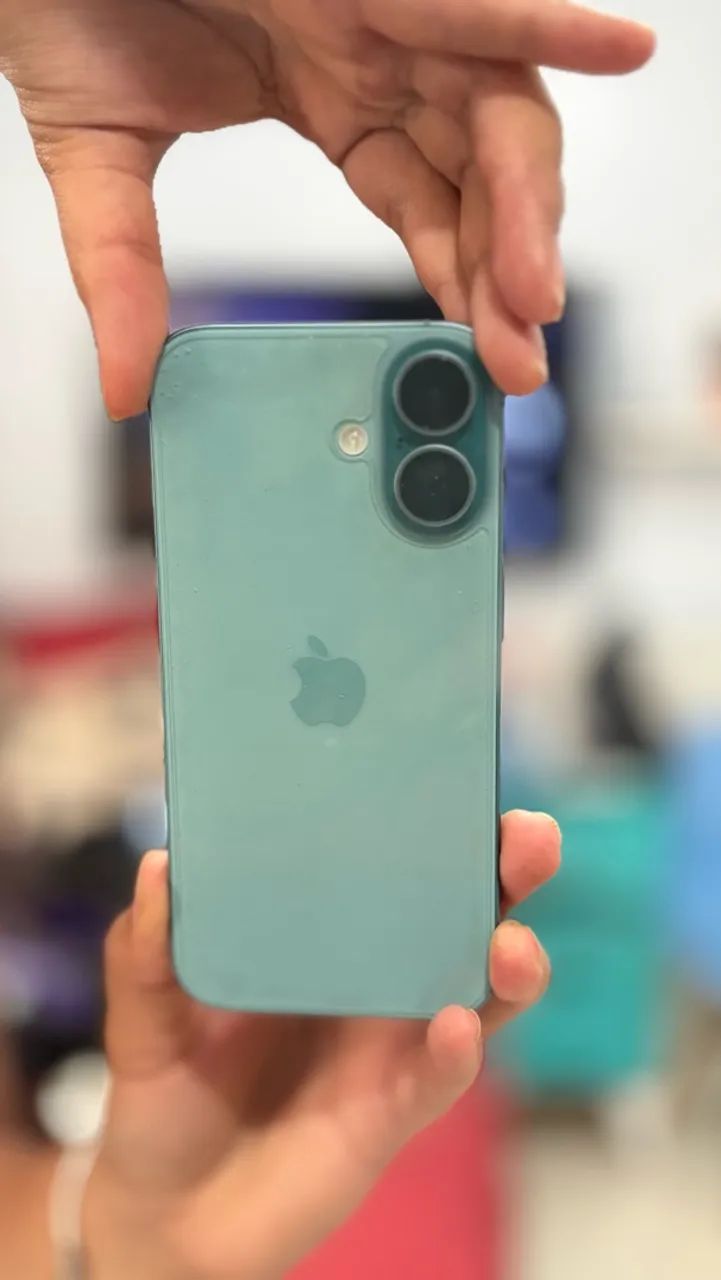 iPhone 16