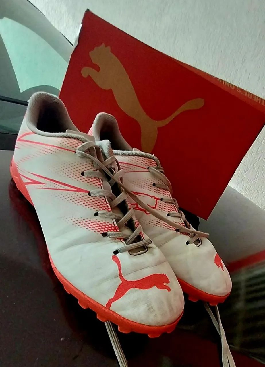 Chuteira Society Puma Attacanto TT ORIGINAL NÚMERO 39 - Calçados