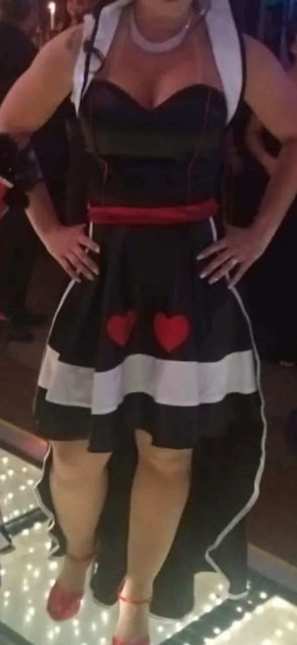 Vendo fantasia dama de copas