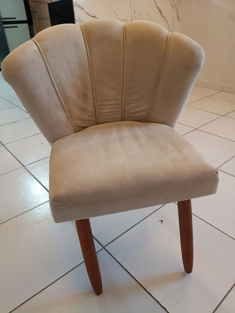 Vendo poltrona de penteadeira em perfeito estado  - Foto 3