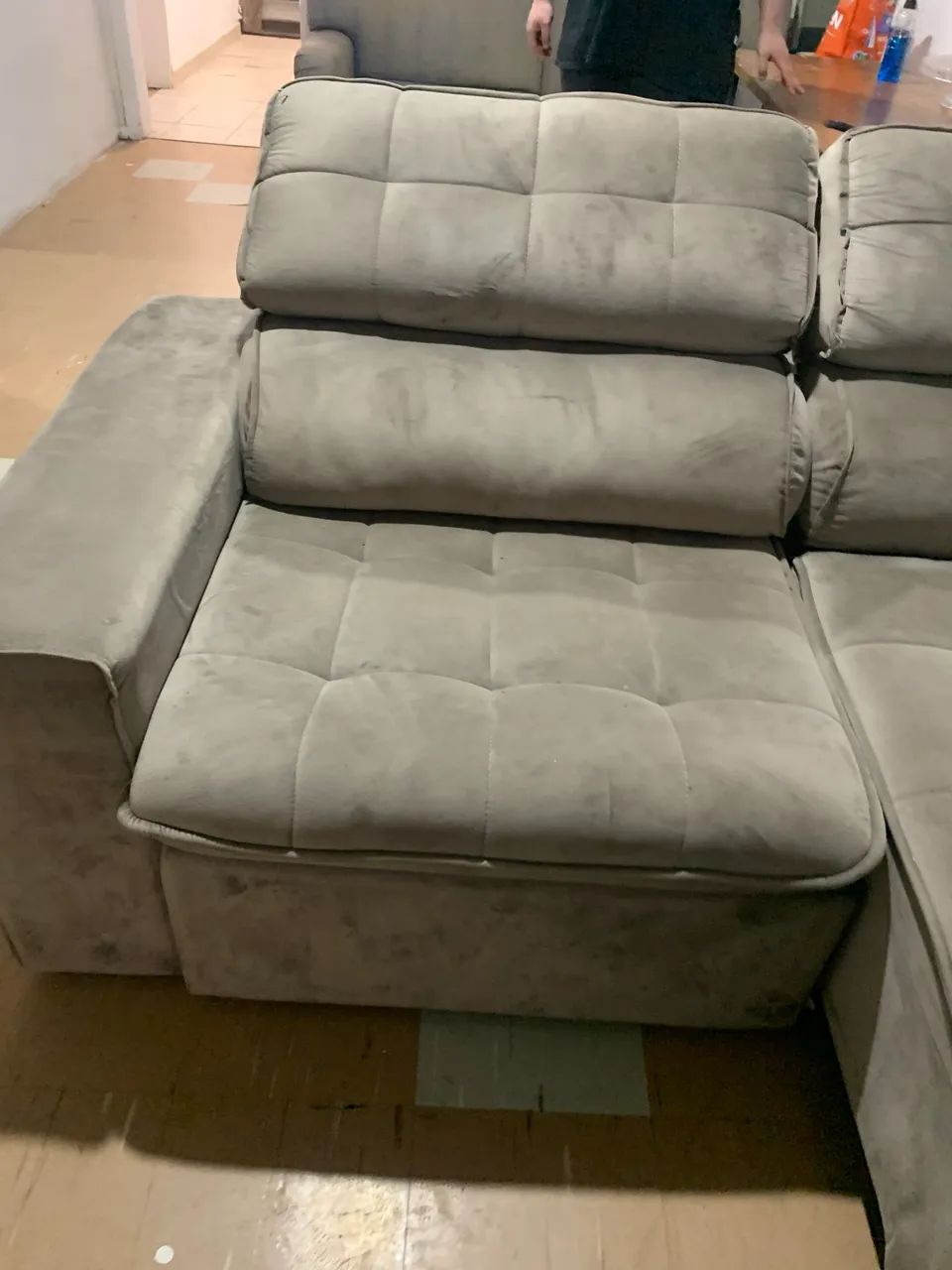 Sofá retrátil cinza grande 2 lugares   - Foto 5