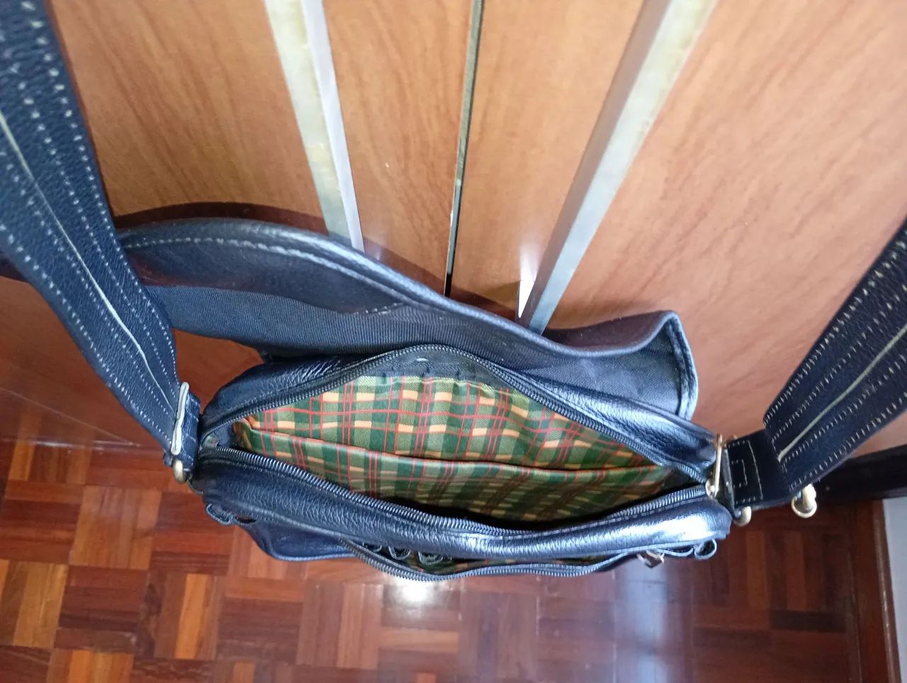 Bolsa lateral em couro legítimo  - Foto 4