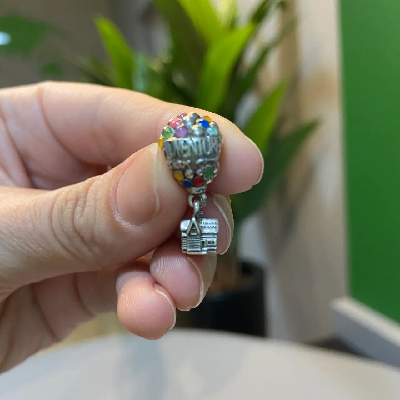 Charm Pandora - Up altas aventuras - Casa com balões 