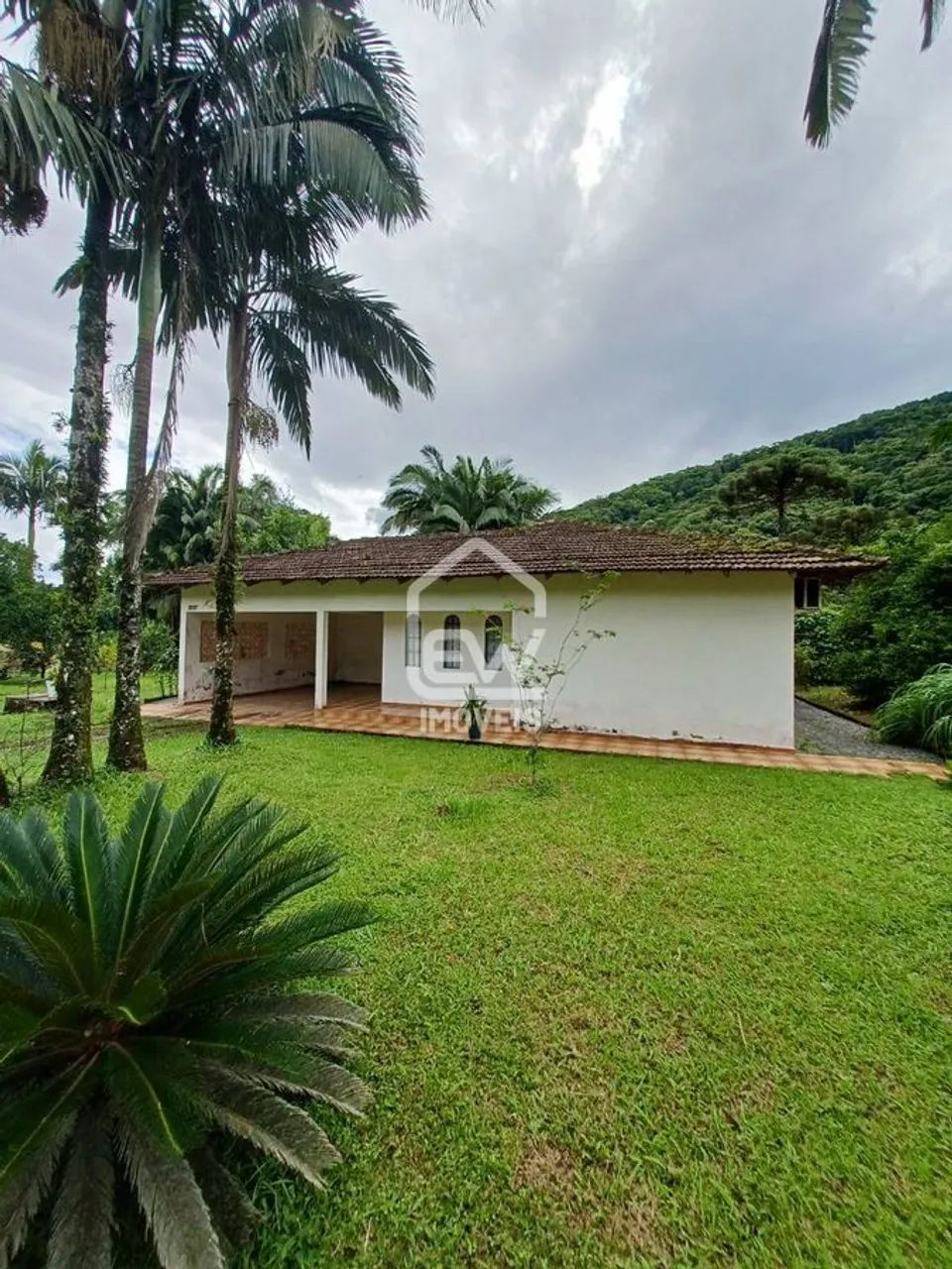 Chácara com Área Total de 25.544m² em Schroeder, SC