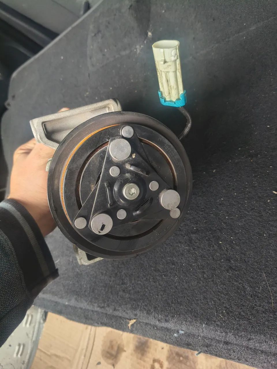 Compressor ar condicionado Fiat mobi - Foto 4