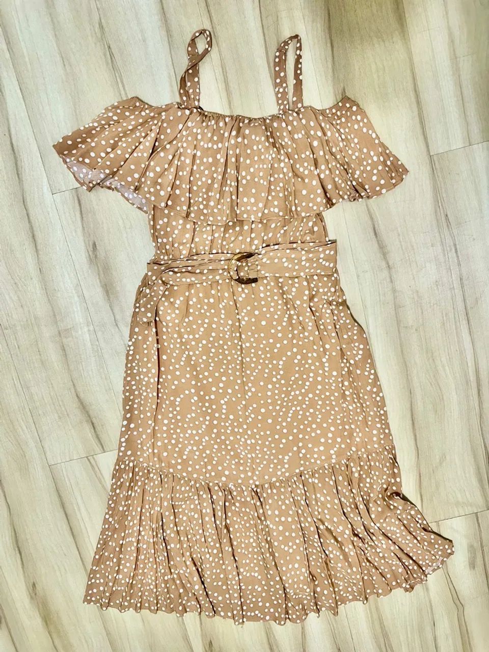 Vestido midi com faixa