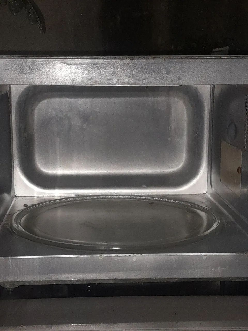 Microondas  brastemp 30 Lts - Foto 2