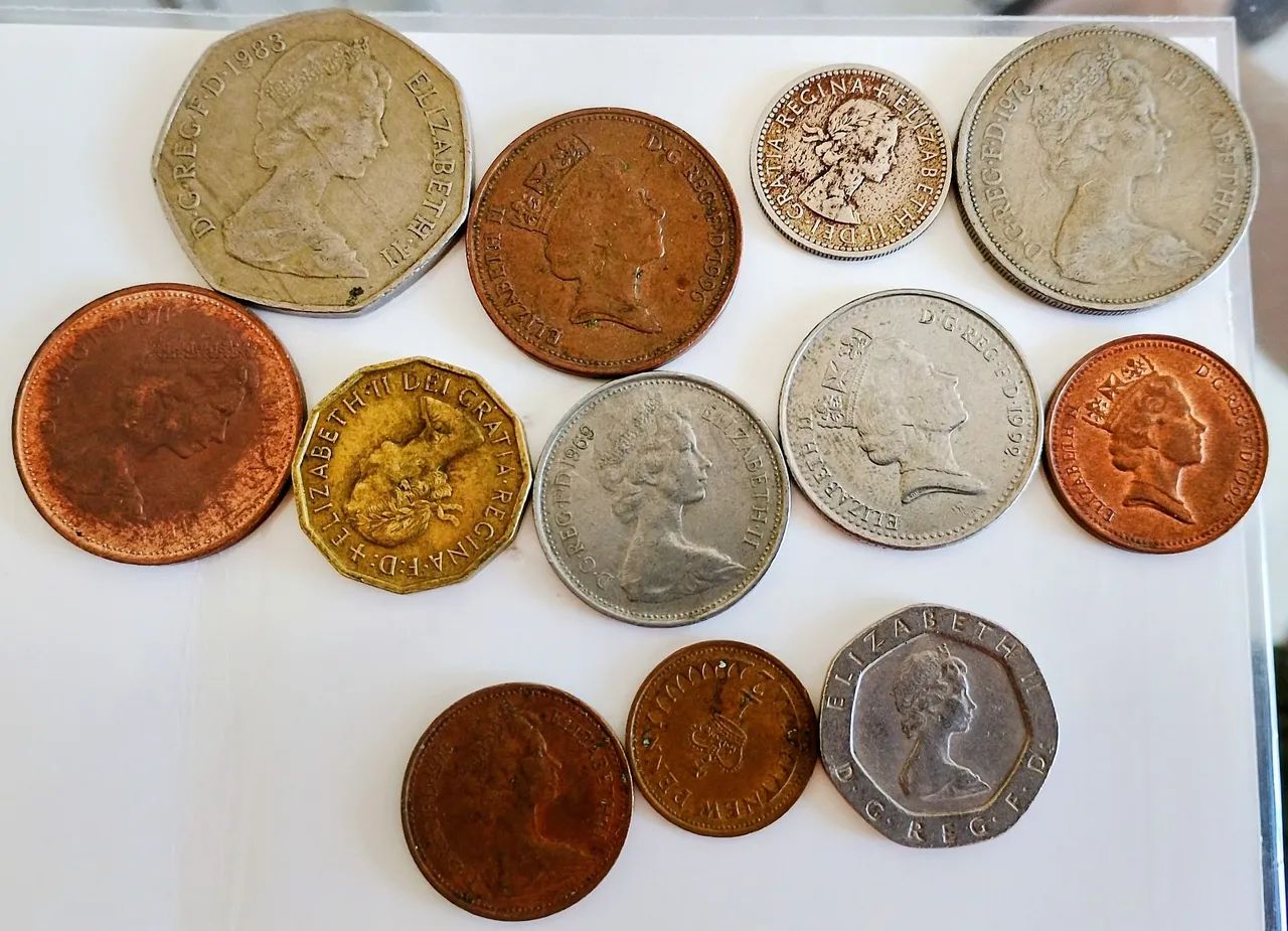 12 moedas da Inglaterra - Rainha Elizabeth II  - Foto 2