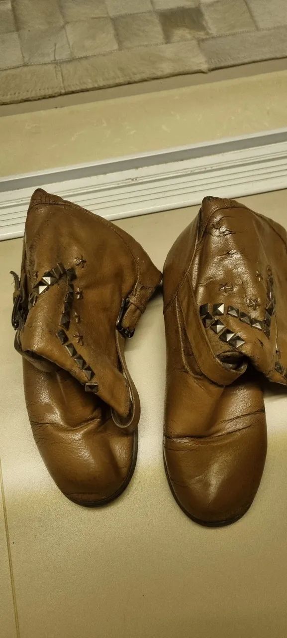 Bota couro marrom 