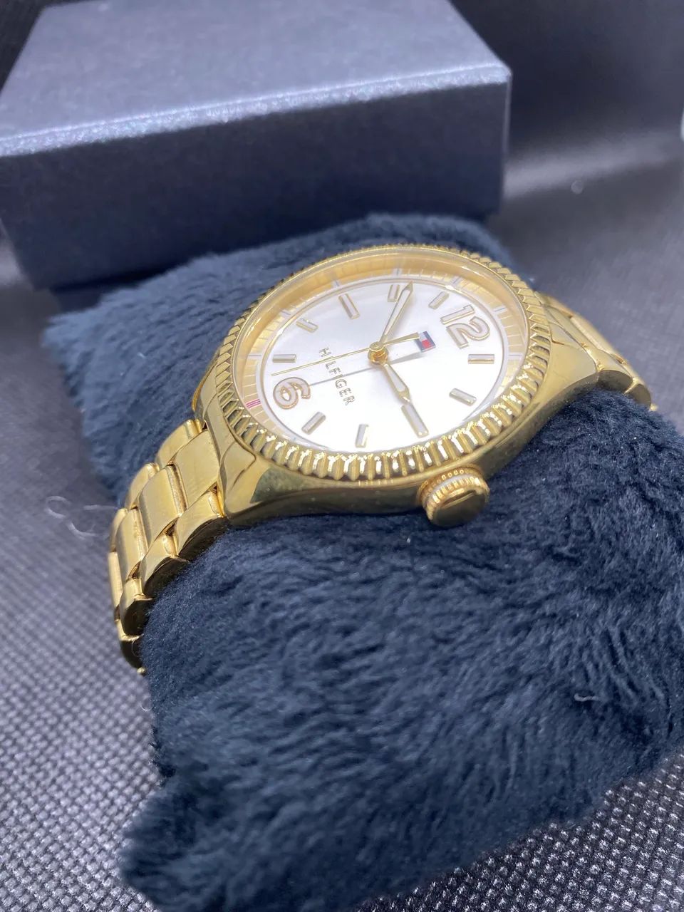 Relógio Feminino Tommy Hilfiger Dourado/ Pulseira Aço  - Foto 2