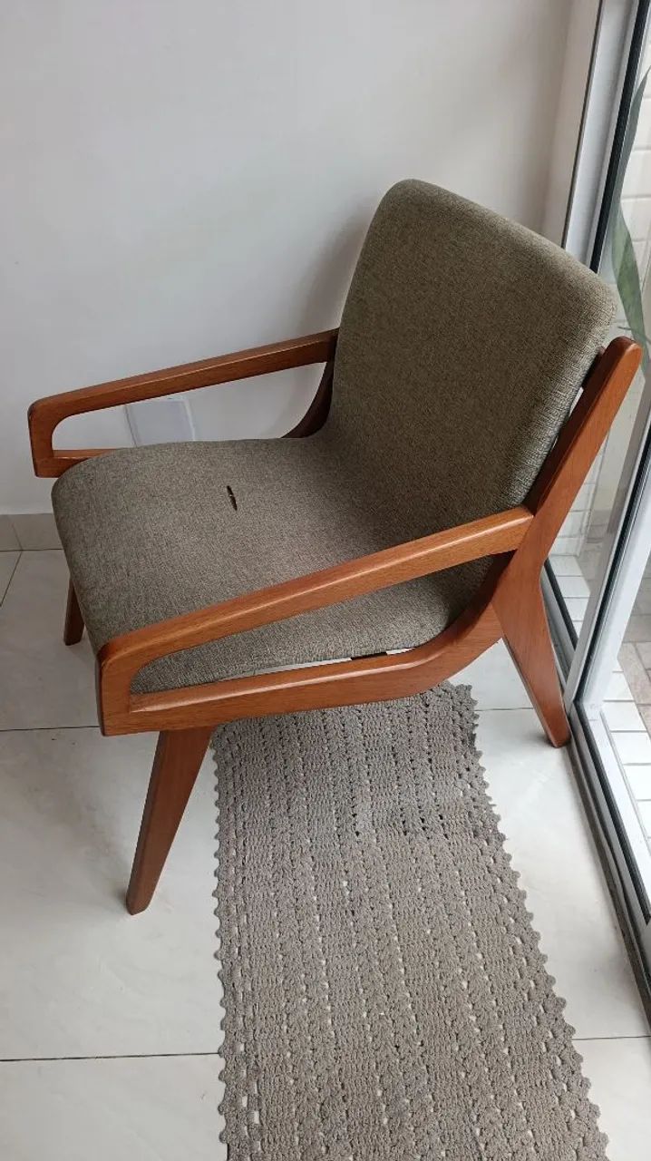 Poltrona madeira e linho  - Foto 2