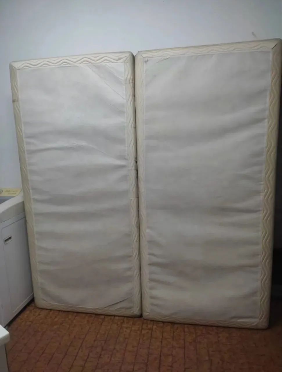 Duas bases para cama box solteiro