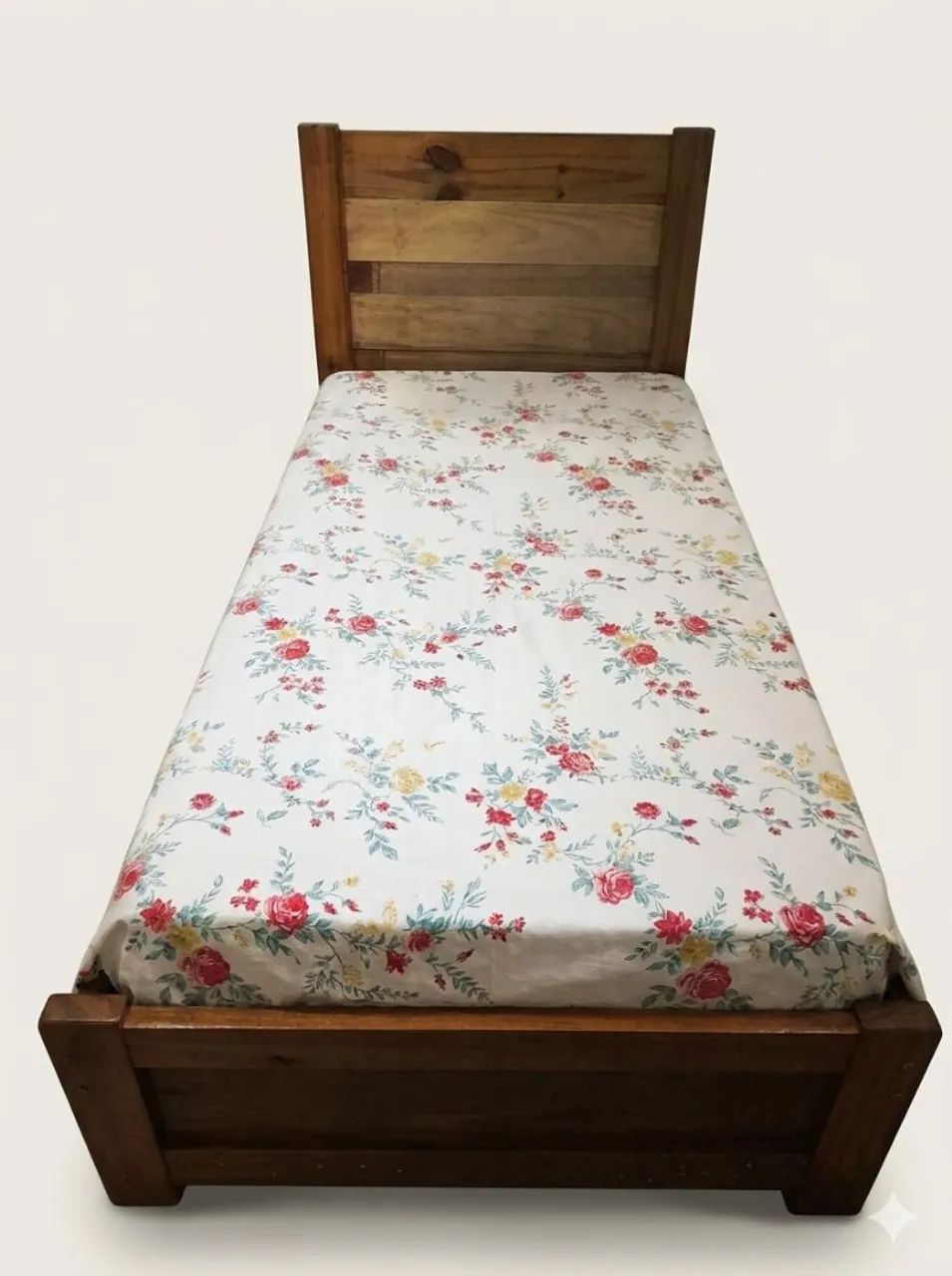 Cama de madeira 