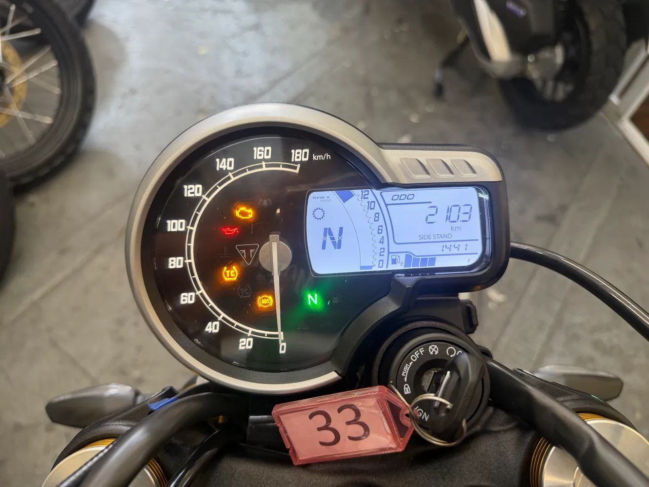 Triumph Speed 400 - Foto 2