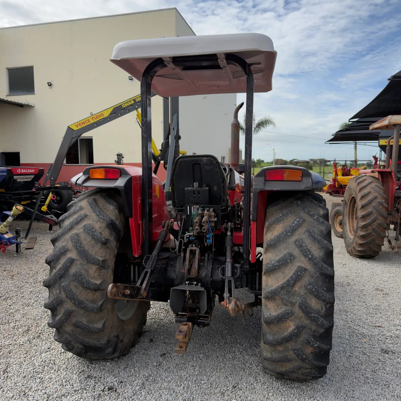 Trator MF 283 4x4 ano 2008 - Foto 4