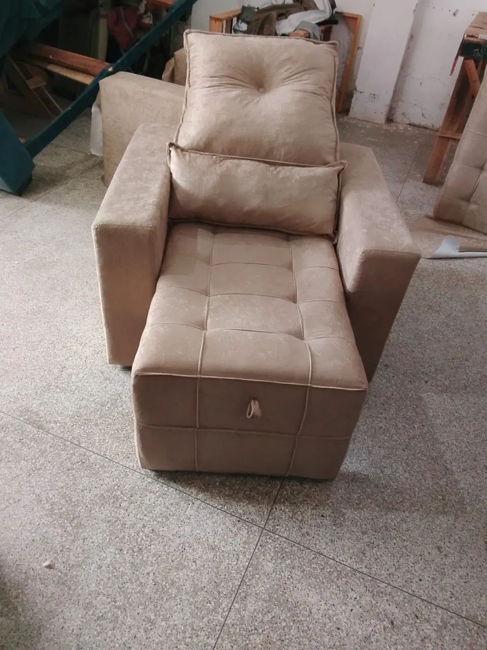 Poltrona reclinável e retrátil  - Foto 3