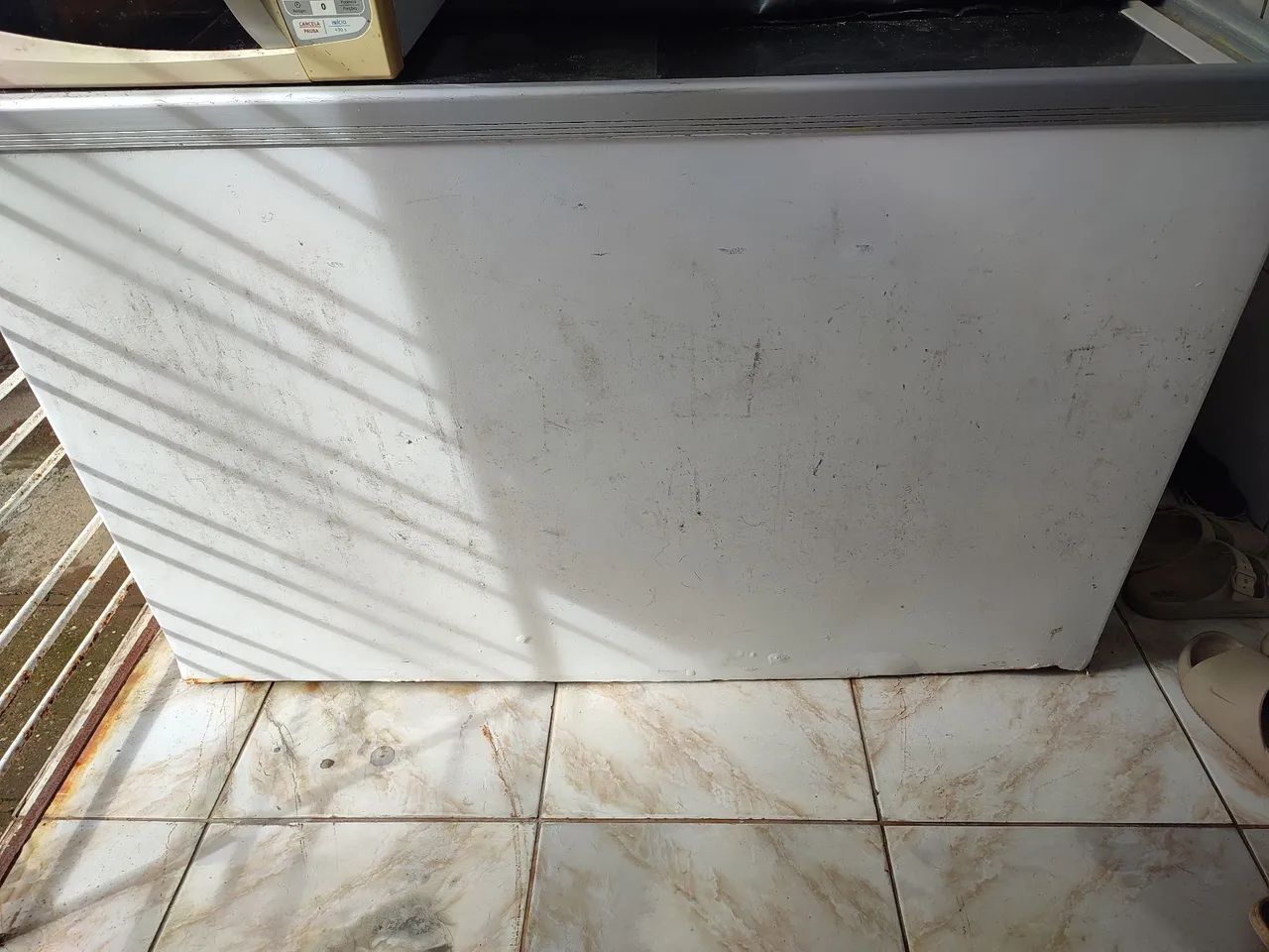 Vendo freezer e microondas 