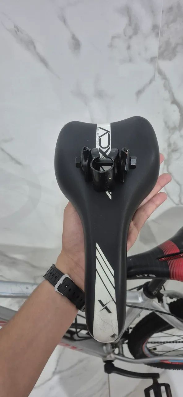 Bicicleta MTB aro 29 em ótimo estado, pronta
