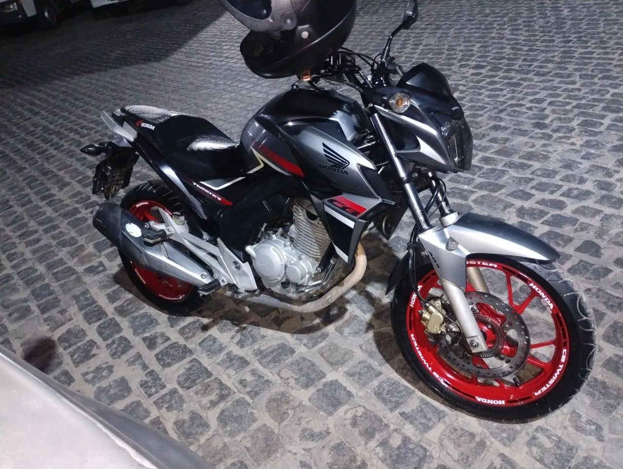 CBX Twister topada