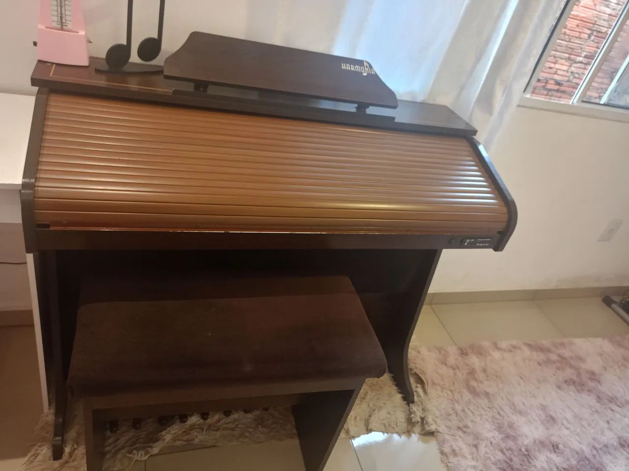 Vendo órgão eletrônico Harmonia hs90D - Foto 4