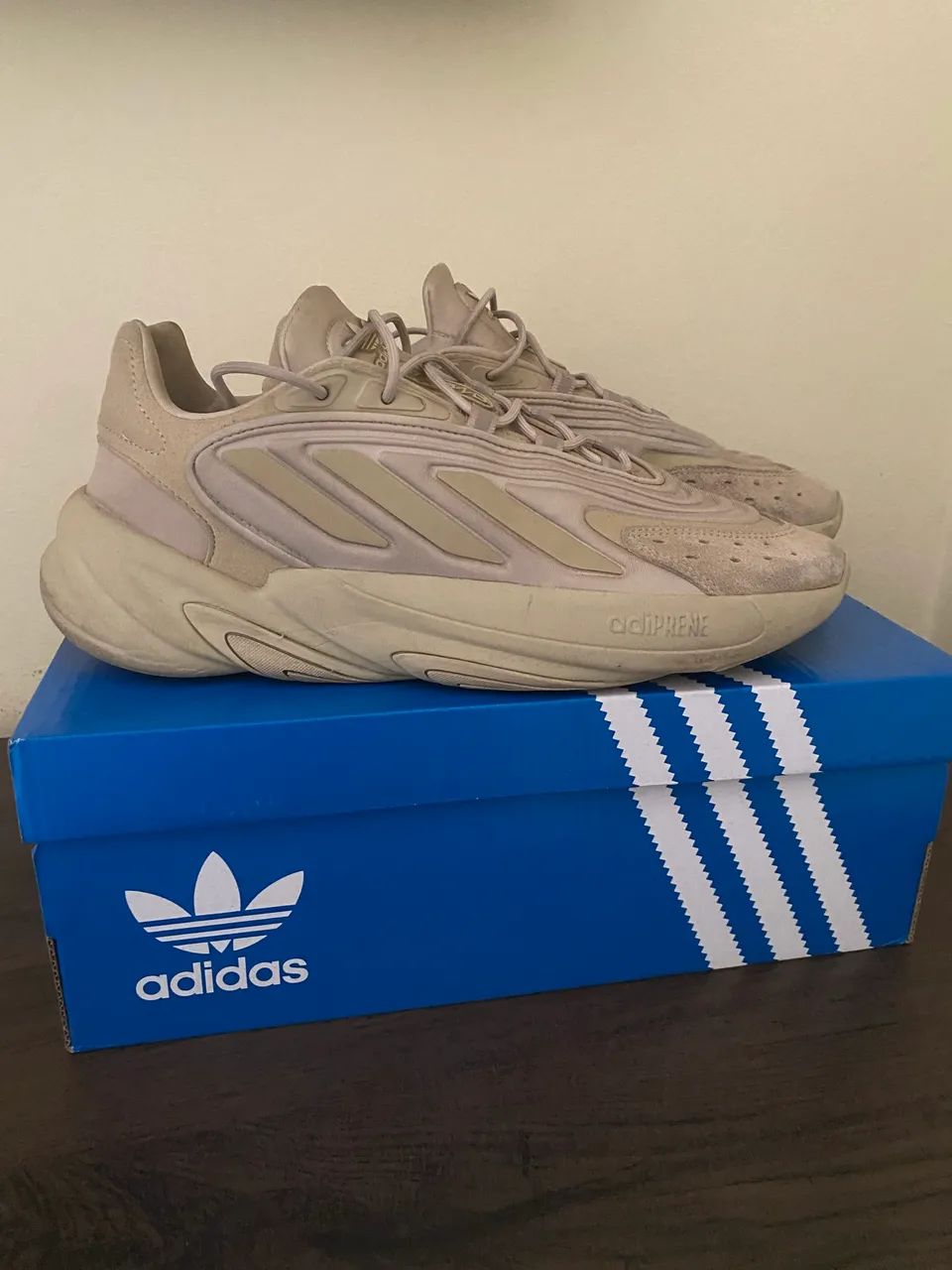 Tênis Adidas OZELLA
