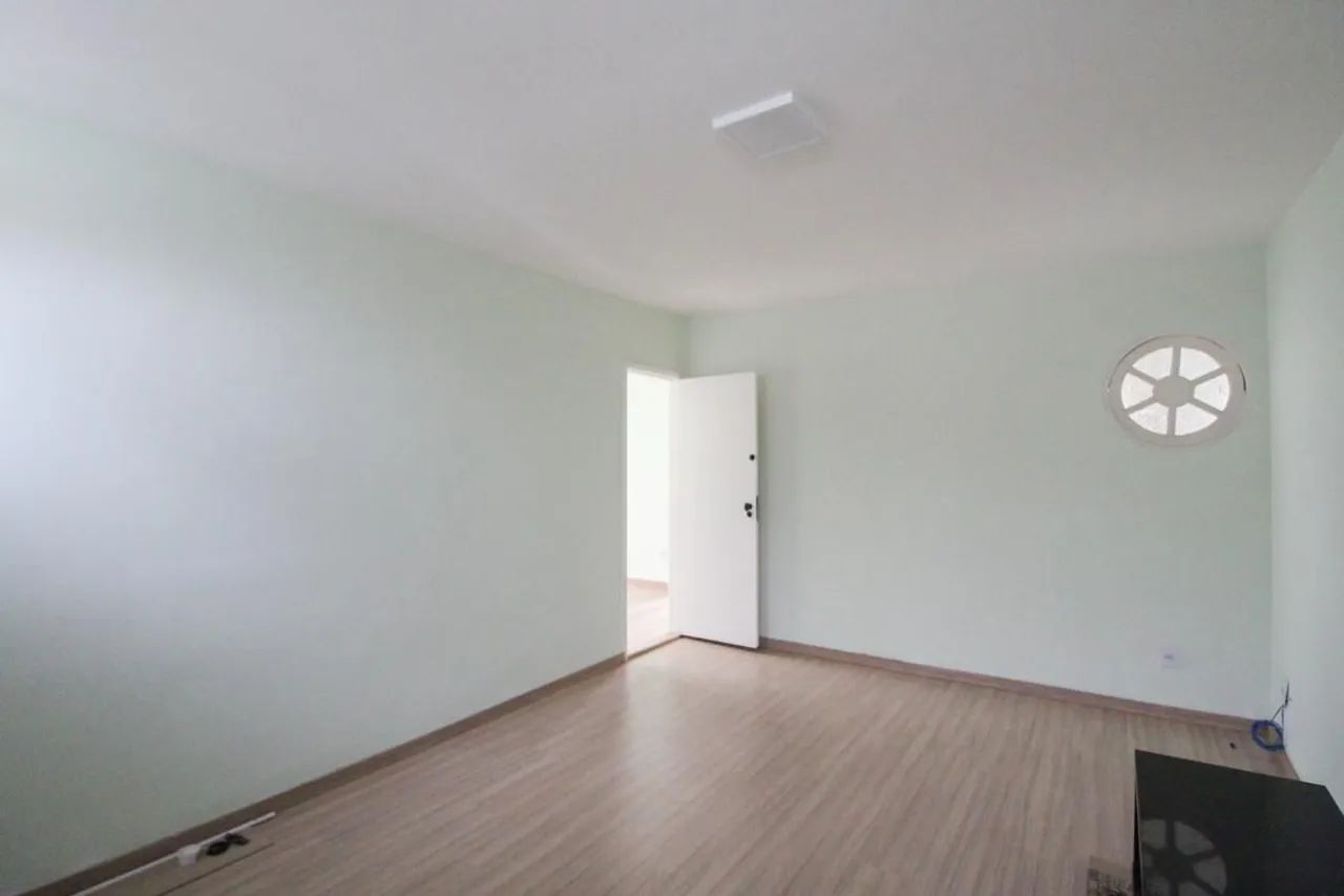 Casa à Venda - Alípio de Melo, 3 Quartos, 360 m2