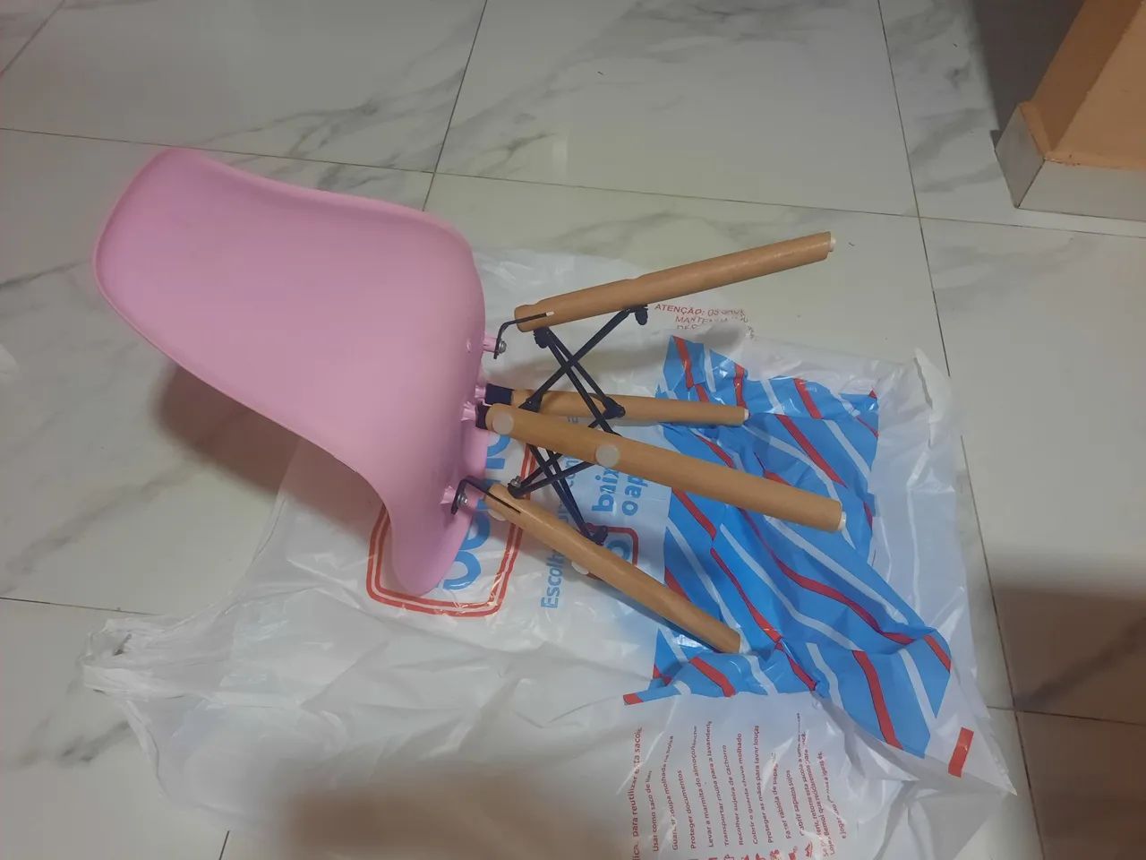 Cadeira infantil Charles Ellfiel  - Foto 2