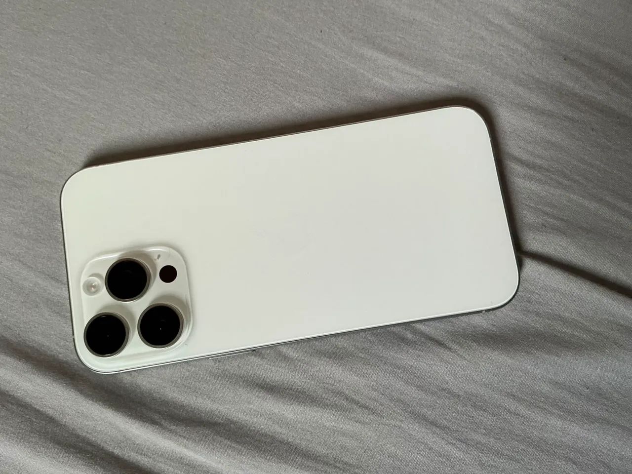 iPhone 16 Pro Max (usado)