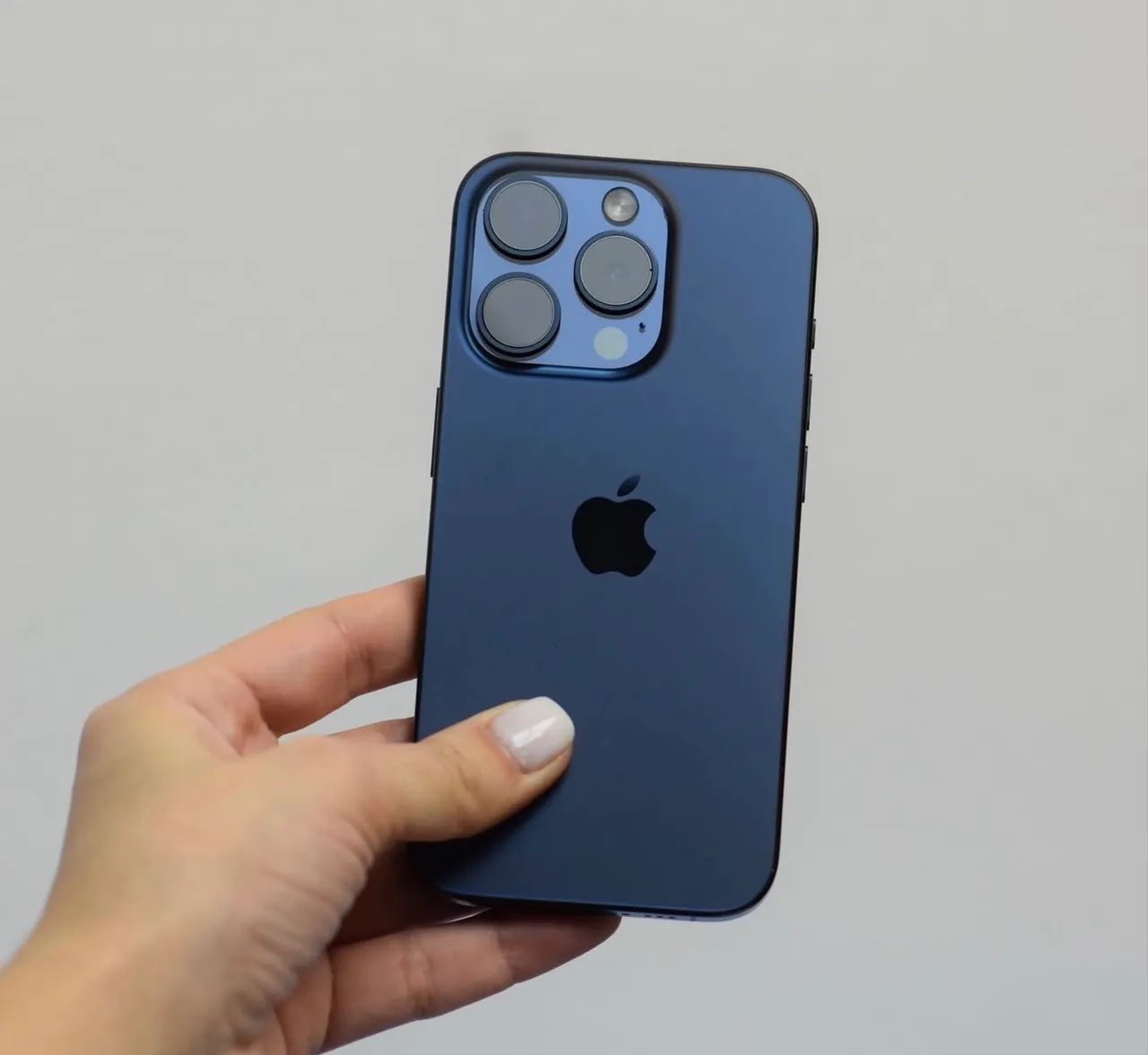 iPhone 15 pro azul 128gb 6 meses garantia 