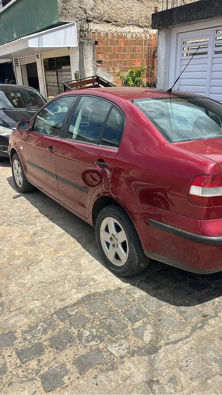 Volkswagen Polo Sedan 1.6 MI 101cv 8V 4P 2003