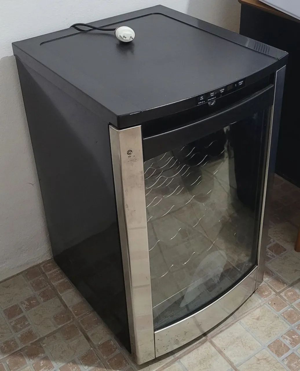 Adega Climatizada Inóx GE Profile 29 Garrafa - Foto 3