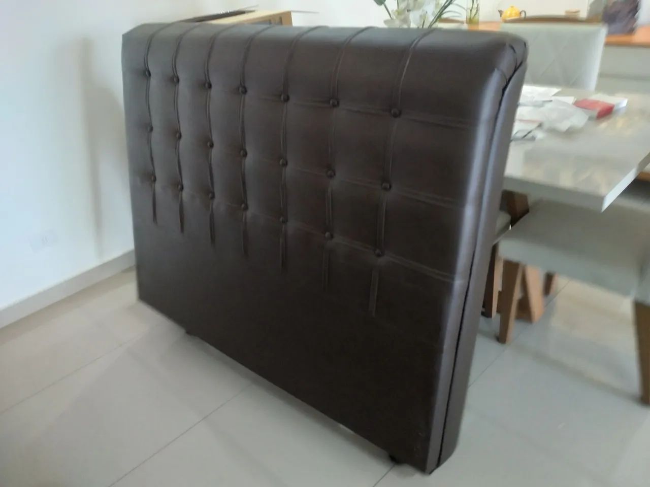 Linda Cabeceira de Cama Casal (Courino Marrom) * NOVA * - Foto 2