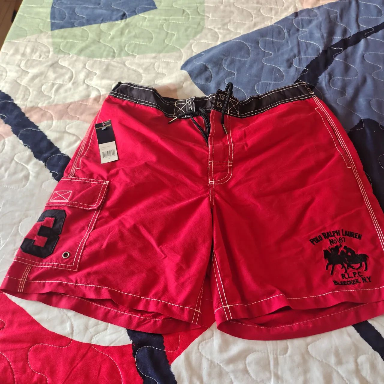 Bermuda marca Polo Ralph Lauren, nova, original, tamanho médio, importada.