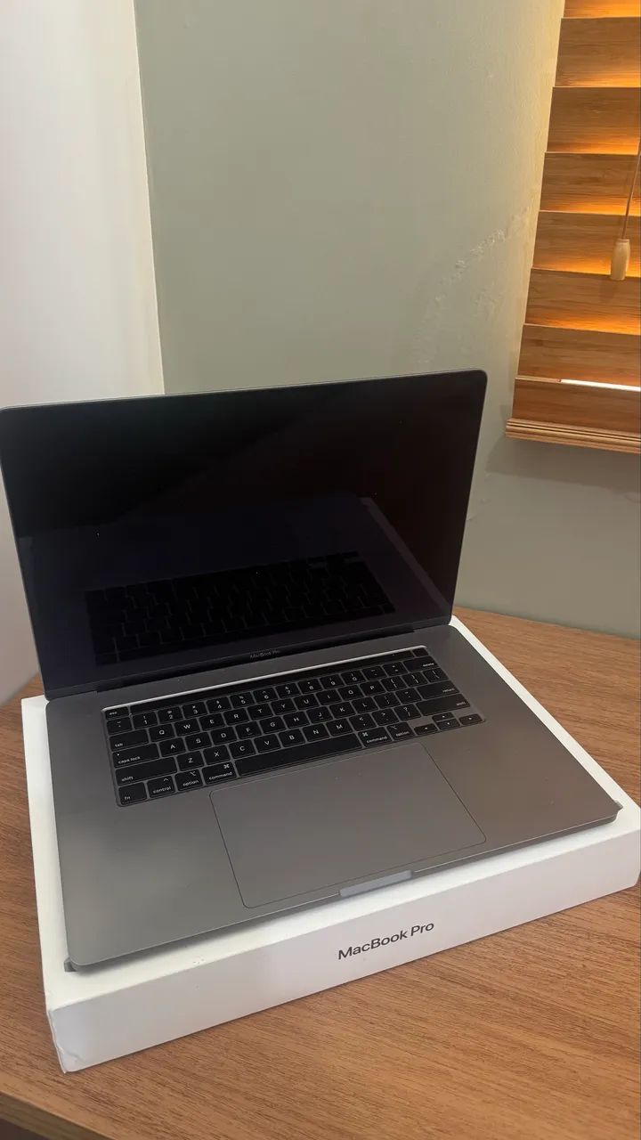 MackBook PRO i9 A2141- Para retirada de peças